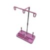 Portacono metálico modelo TH-3S-003 con capacidad para tres conos grandes de hilo. Incluye guías de hilo verticales y base estable, compatible con máquinas de coser domésticas o bordadoras.