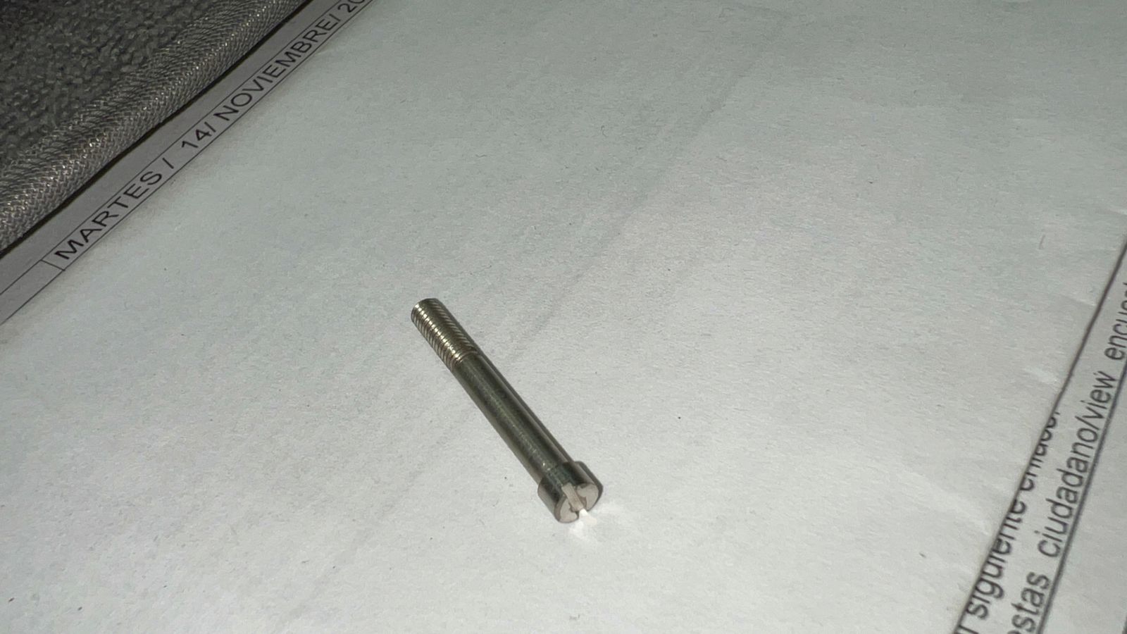 549099 TORNILLO CARRIL MAQUINA DE CODO SINGER 18U22 MAQUINA DE GUARNESER