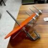 Porta sesgos para recubridora Collarín AP-50E, diseñado para asegurar costuras precisas y consistentes, compatible con diversas máquinas y fácil de instalar, ideal para mejorar la productividad en proyectos textiles.