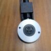Imagen del Prensatela Rodachin Jumbo 9920 - 435-06, pieza robusta y fácil de instalar para máquinas industriales, que fija el rodachin y asegura una producción estable y de alta calidad.