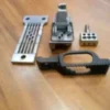 Set de ajuste para cerradora de codo, accesorio resistente y duradero diseñado para optimizar la precisión y el rendimiento de máquinas de coser industriales.