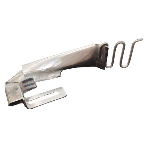 Envivador para Fileteadora Ref F008 de alta precisión, accesorio metálico profesional para aplicar vivos o sesgos en prendas textiles, ideal para confección industrial.
