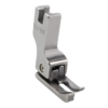 Prensatela compensado izquierdo REF CL1/16N de 1/16'', accesorio metálico para máquina de coser industrial, ideal para costuras precisas en telas pesadas como lona, cuero o mezclilla.