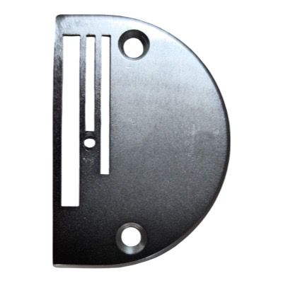 Planchuela 26272 de acero para máquina de coser industrial Juki, diseñada para costura de cuero y materiales pesados.