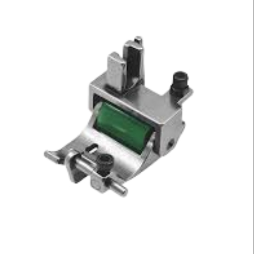 Prensatela Q7 con rodillo ajustable para máquina industrial, ideal para bordes en cuero, vinilo y materiales pesados.