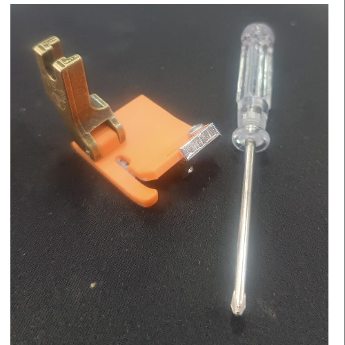 Prensatela T9-T de teflón con guía ajustable 5-en-1 para máquina plana industrial.